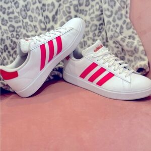 Women’s 9.5 Adidas neon pink and white